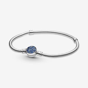 Charmsy Pandora Moments Sparkling Blue Disc Clasp Snake Srebrne | QA5703849